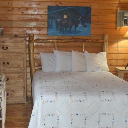 Holy Smoke Resort Keystone Room photo
